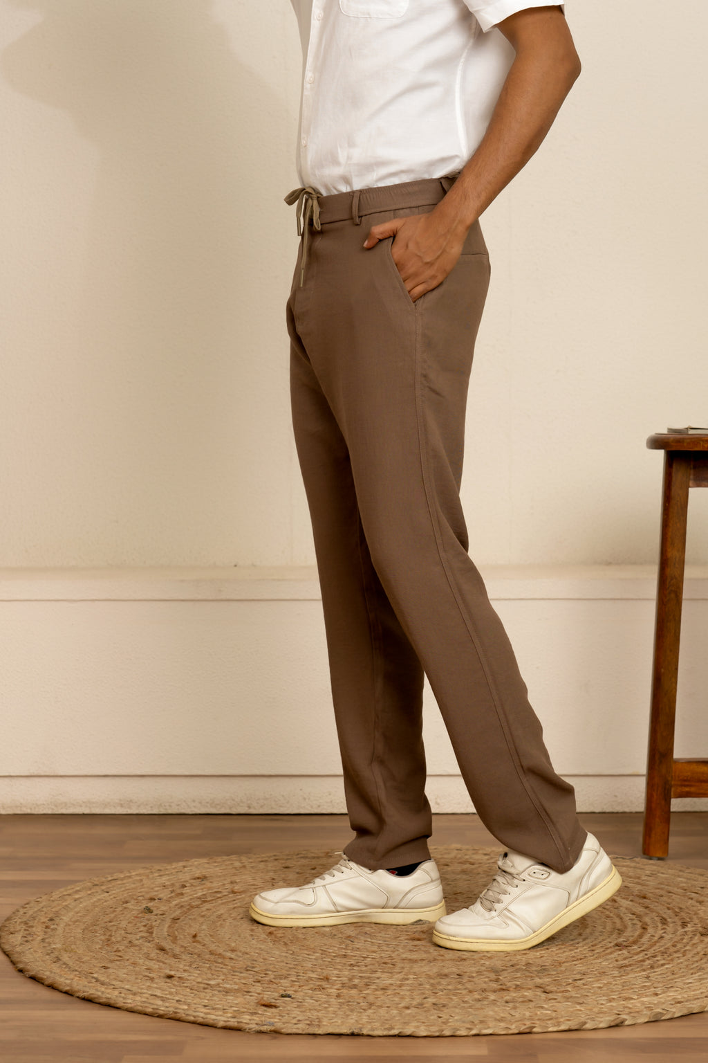 PRAYAG I Trouser - Mud