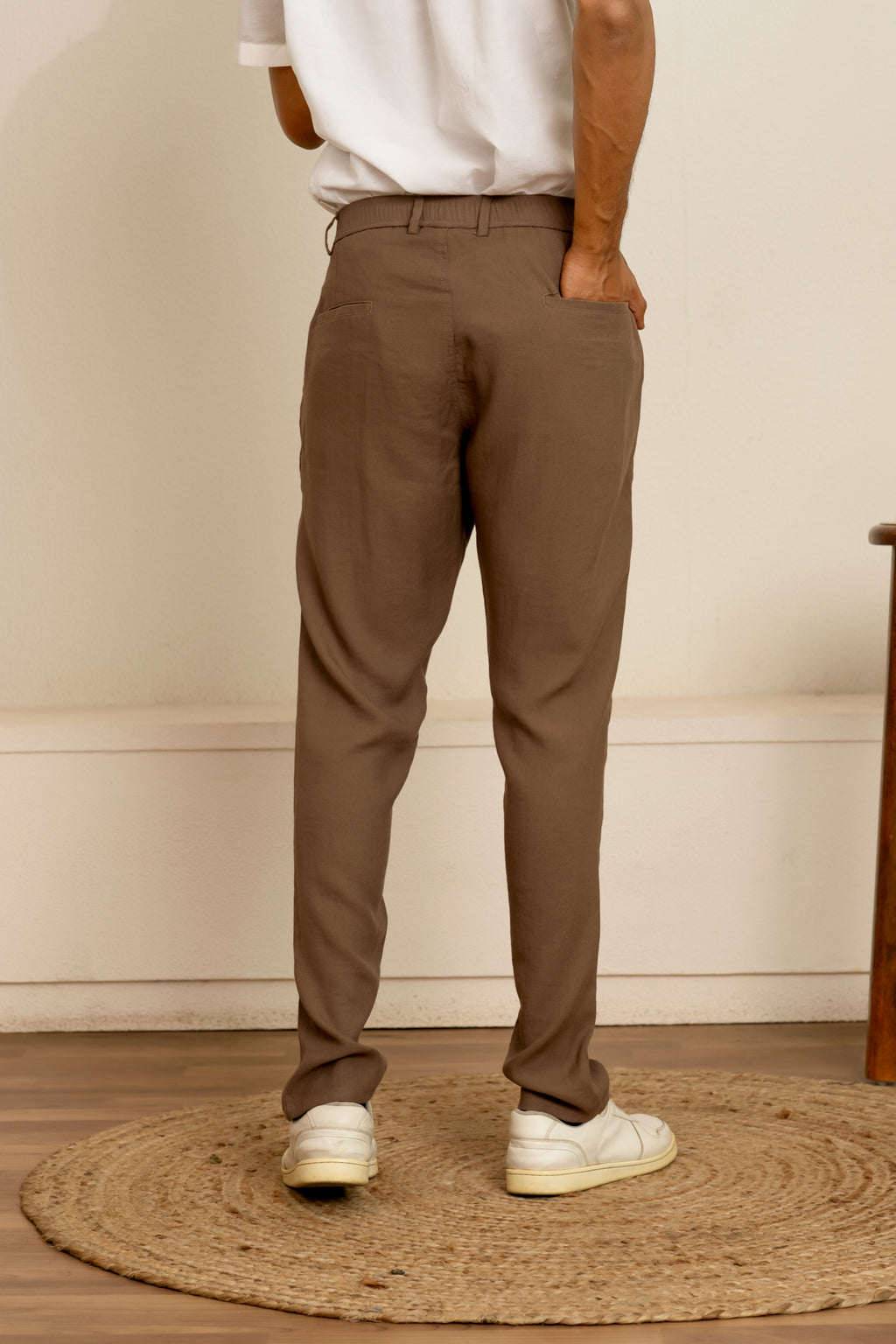 PRAYAG I Trouser - Mud