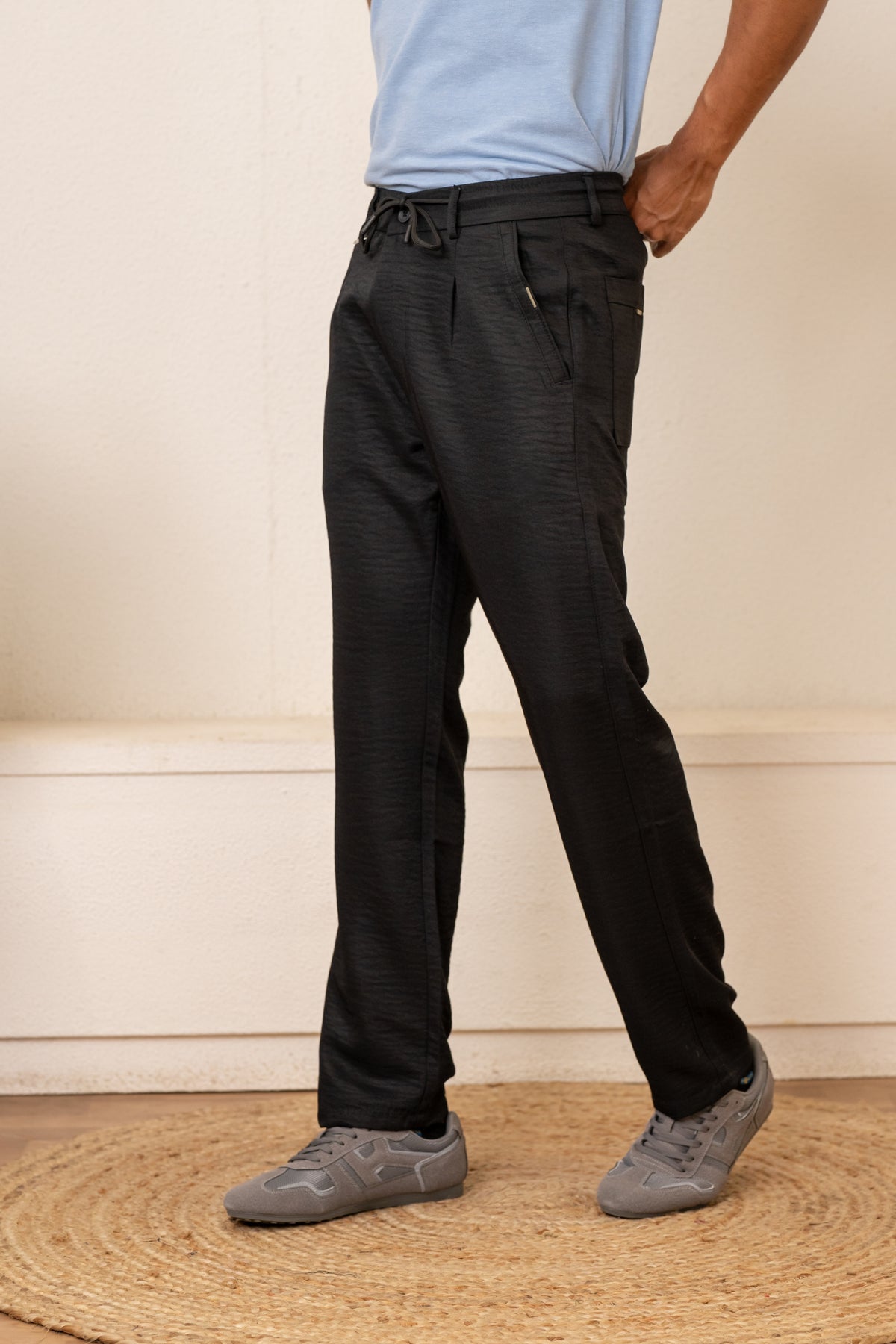 Black Pleated Relaxed Trousers