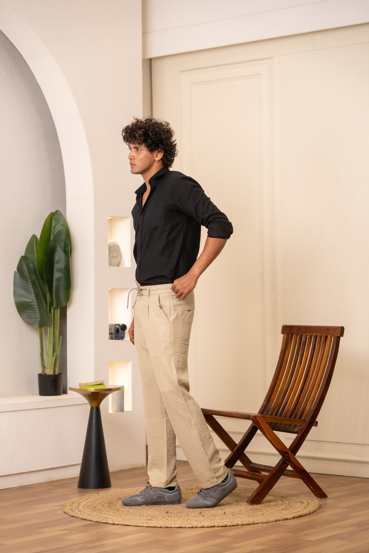 Black Pleated Relaxed Trousers